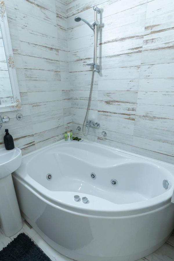 Heart Of Zemun Apartamento Belgrado Exterior foto